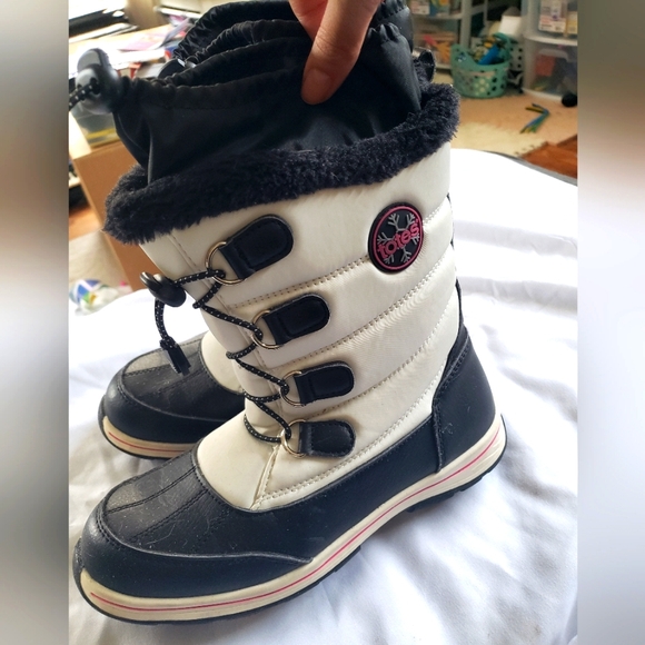 totes Shoes - Totes Women's Adele Water Resistant Winter Boots